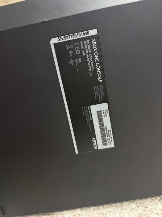 Xbox one+ manete si jocuri