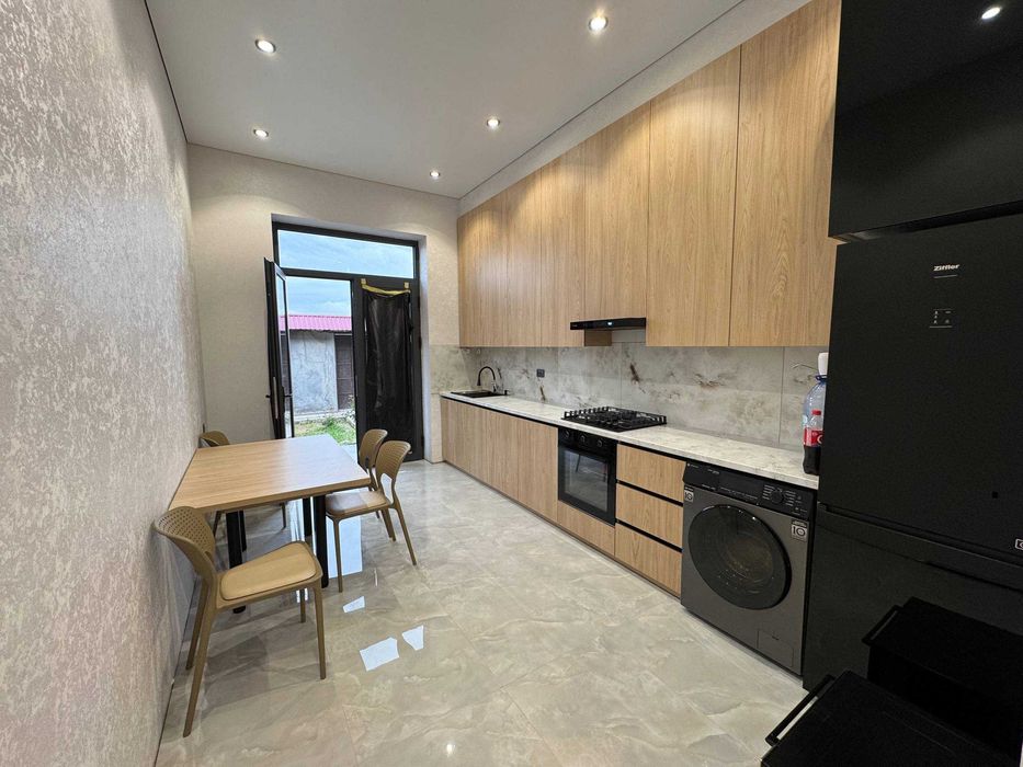 Шайхонтоҳур тумани Кўкча дарвоза Тир Маҳалла 2.3 сотих 300 кв.м