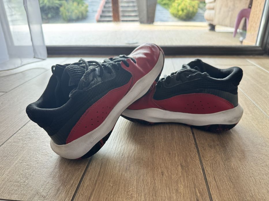Under Armour copii marimea 37