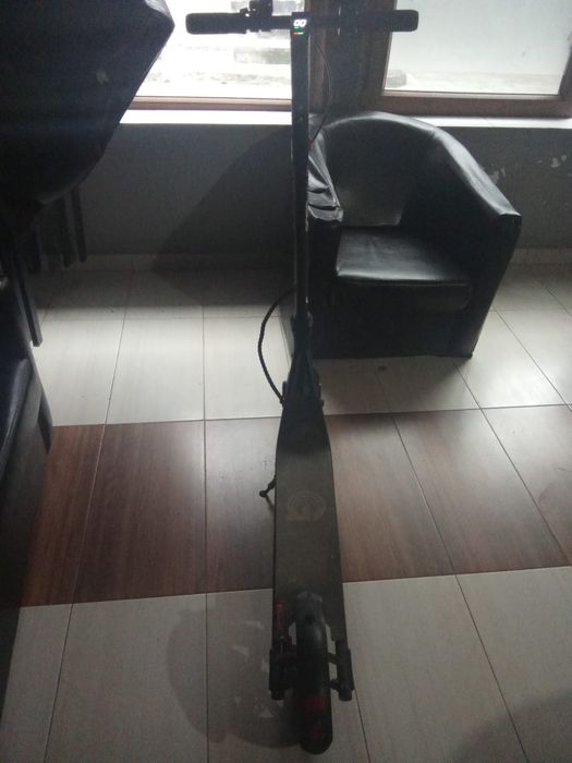 Vand trotineta electrica in stare buna