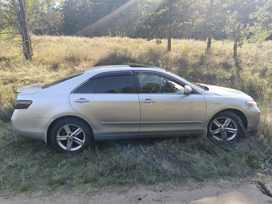 Продам Тойоту камри