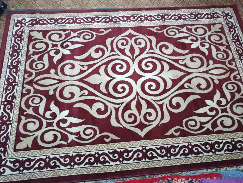 Ковёр хорощем касечтве