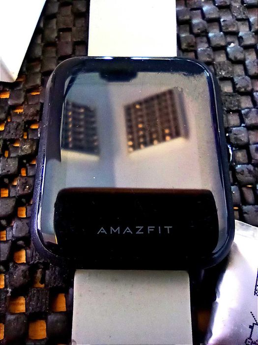 Продавам Amazfit Bip за части