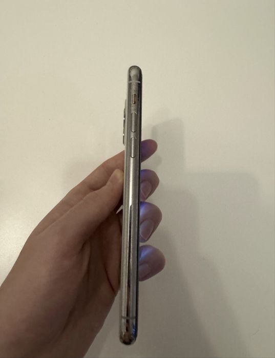 iPhone 11 PRO cu 93% Bateria