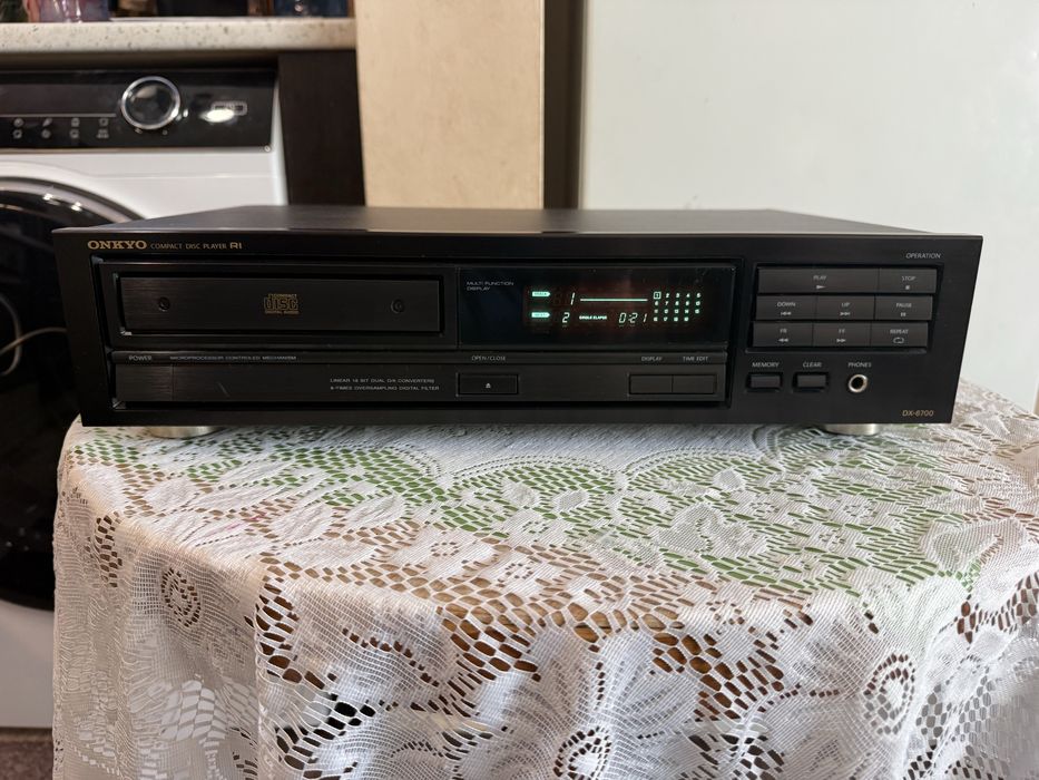Onkyo DX-6700 CD player