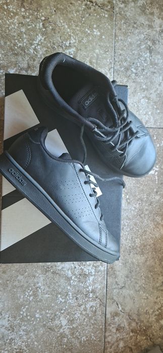 Детски кожени маратонки Adidas  номер 32