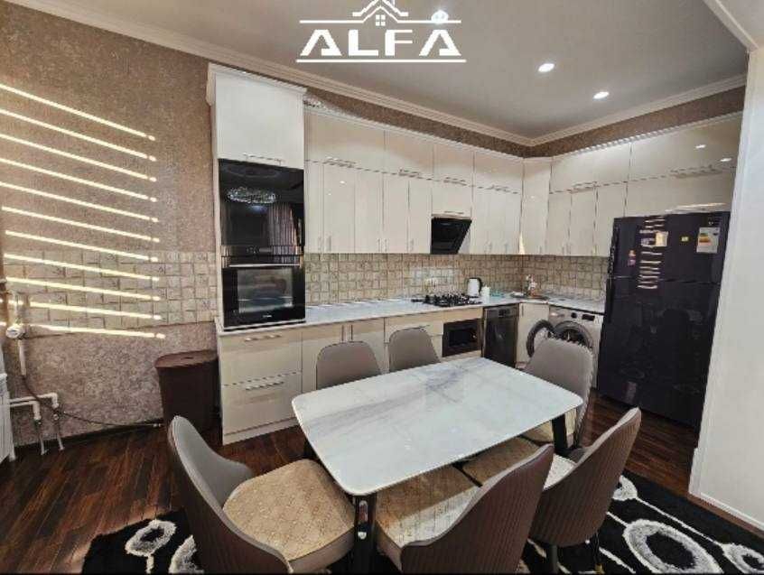 Buxoroda kvartira xonadon uy sotiladi 2 xonali 98m² 4-qavat.