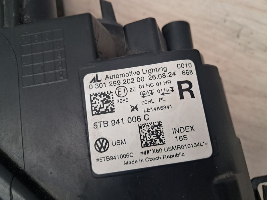 Фар Vw  Touran 2015/2024г