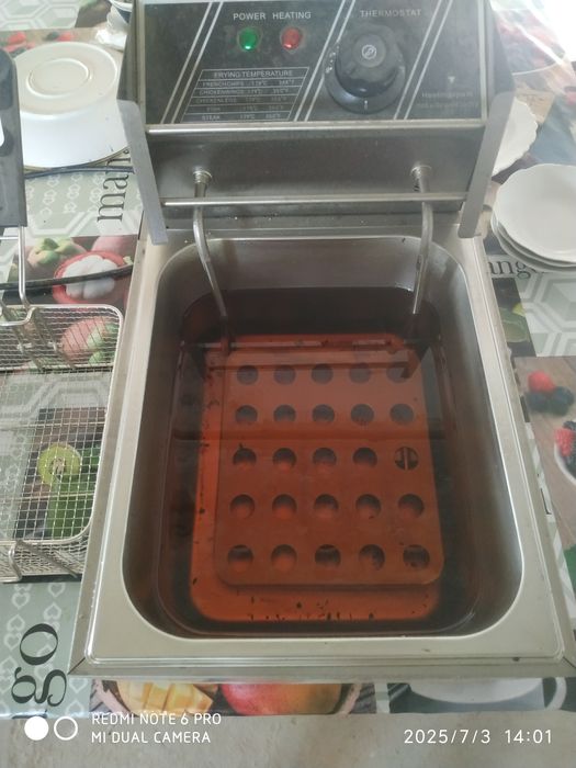 Пирашка Апарат  сотилади холати янги ишлаши Зур