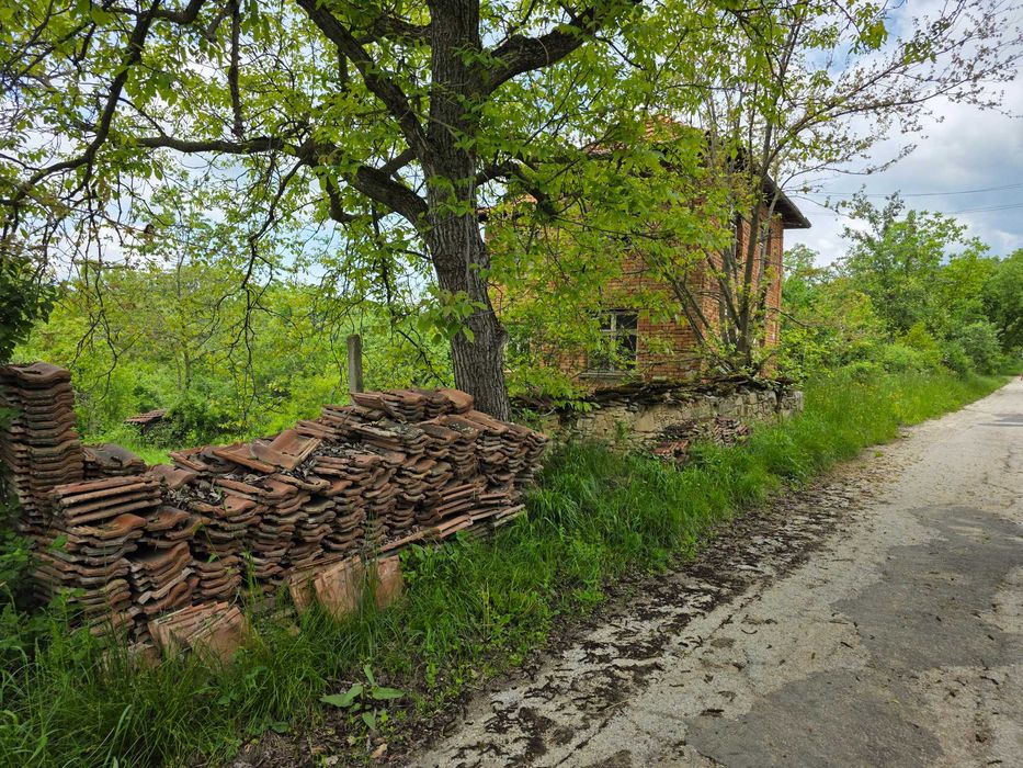 продавам къща в с.Балабанско, община Троян
