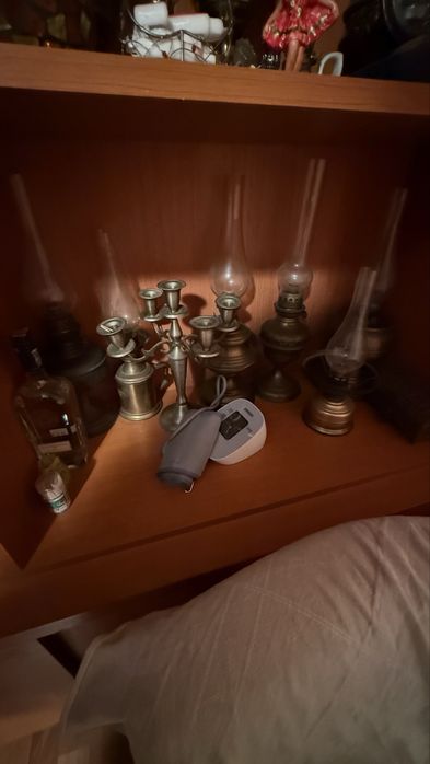 Vând colecție de lămpi vechi pe petrol cu fitil si glob sticla