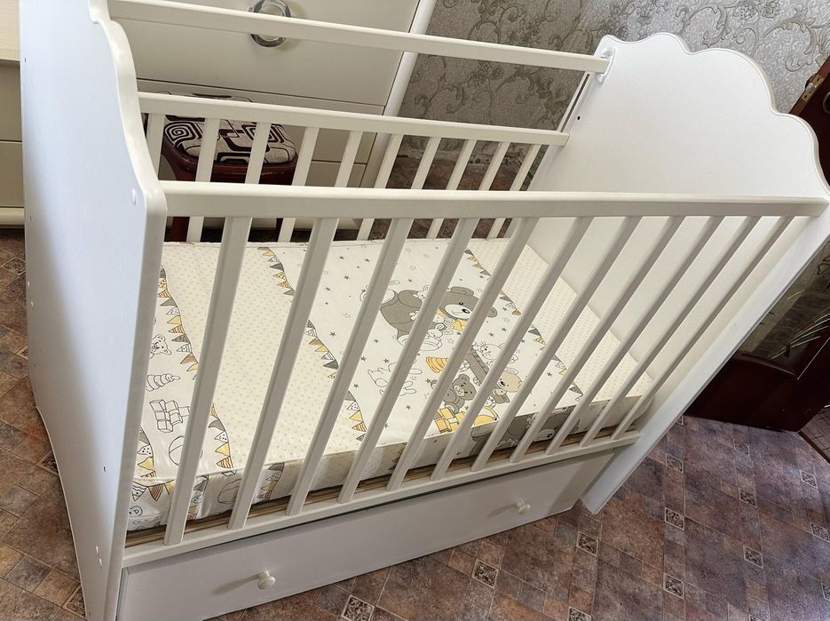 Детская кровать с матрасом