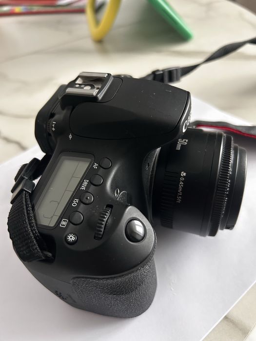 Canon EOS 60D si lentila EF50mm f1.8