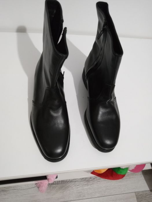 Vând cizme (militare) de piele,barbatesti,noi,Nr 45 preț 200 lei