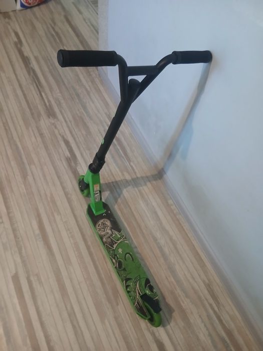 Продаю самокат трюковой