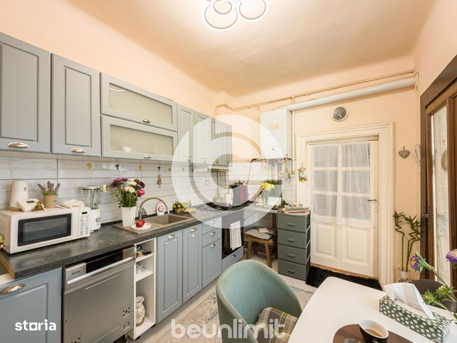 Apartament ultracentral | 2 camere | balcon 20 Mp | Pod pe toata supra — fotografia 1