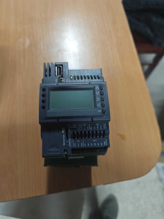 Продам Контроллеры Schneider TM 172 PDG 18 R