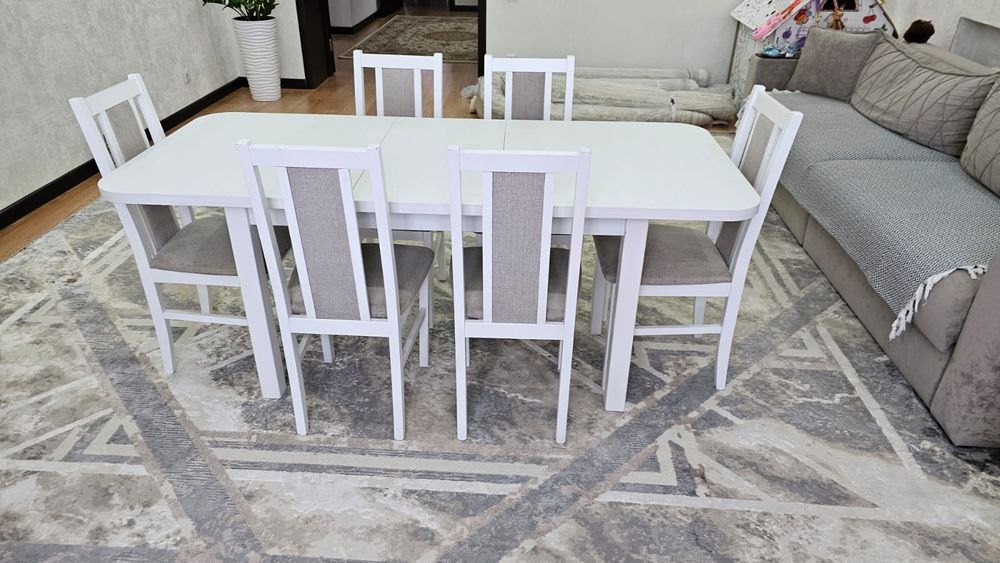 Стол со стульями