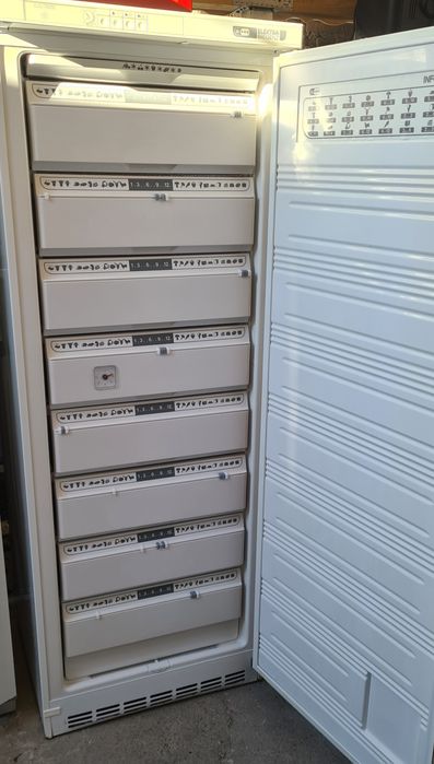 Фризер ElectraBregenz- Liebherr 162см 8+1 чекмеджета