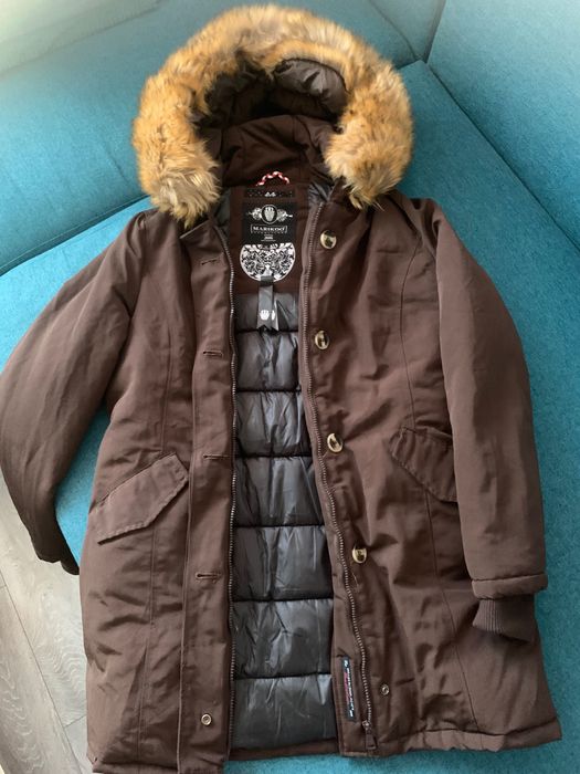 Jacheta femei,stare foarte buna ,maro cu gluga