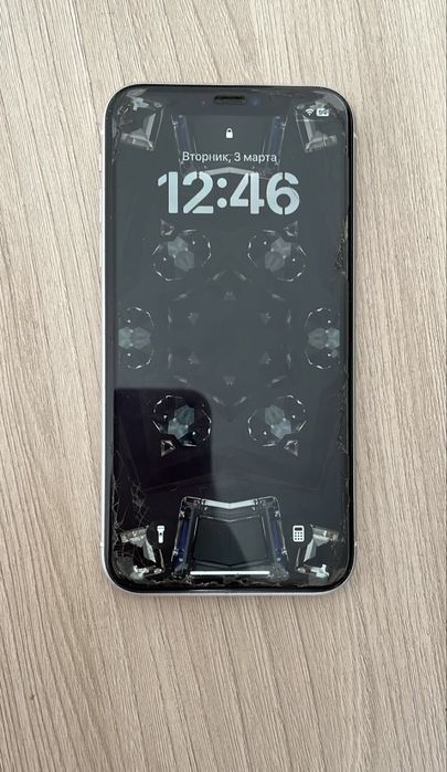 Продаю IPhone XR