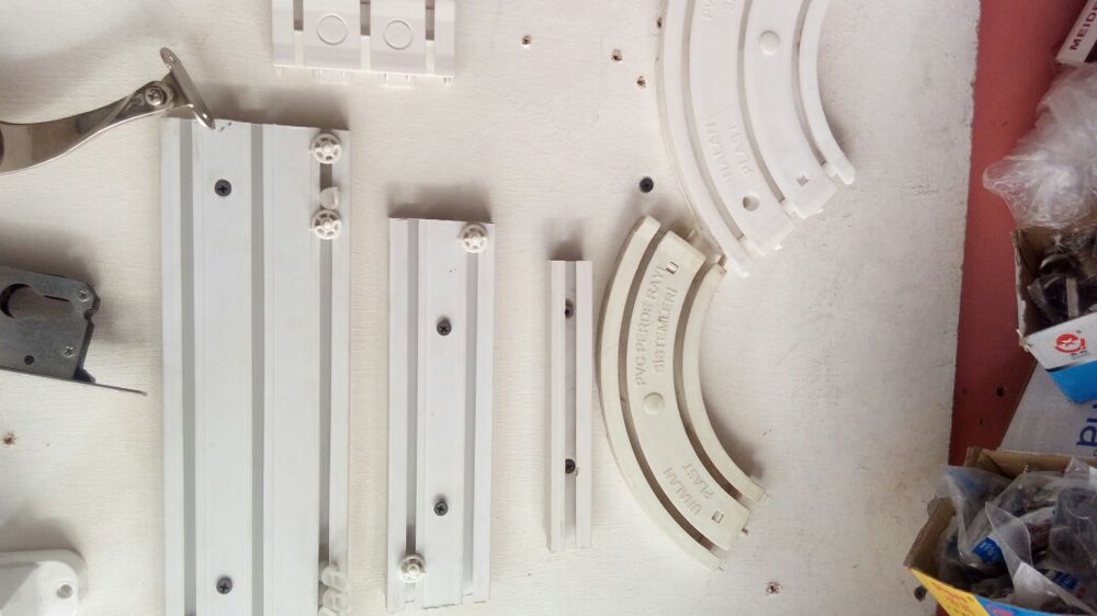 Карниз потолочный, гардина