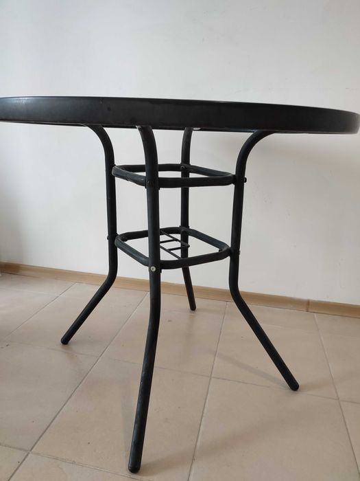 маса плюс два стола подарък