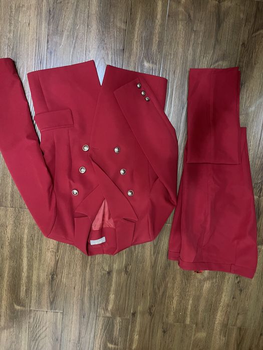 Женская одежда.Костюмы