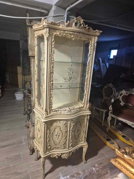 Vitrină stil venețian