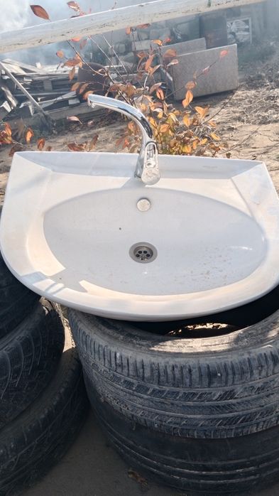 Продается раковина с работающим краном