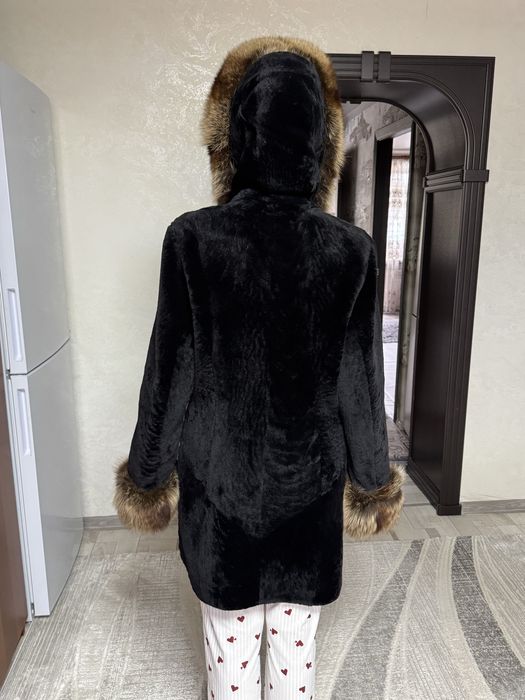 Продаю натуральную шубу