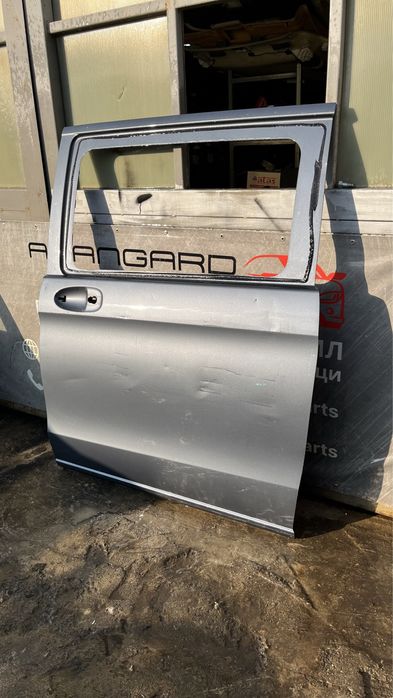 4 броя задна дясна и 1 брой задна лява врата Mercedes Vito W447