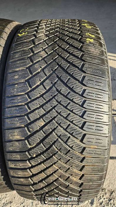 285/40 R22 • Iarna • Yokohama BluEarth Winter V906 110W | 2 buc | DOT 2023 | Pret/buc