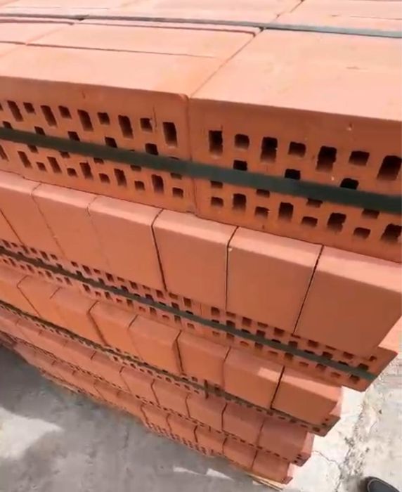 Кирпич полуторный пустотелый М 150