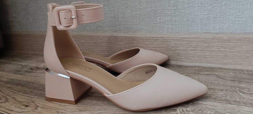 Продам босоножки