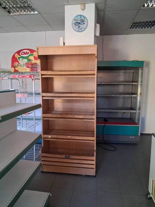 Продавам магазино оборудване