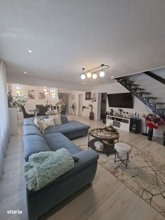 Casa 4 camere, 200 mp, teren 8 ari, zona Lunci