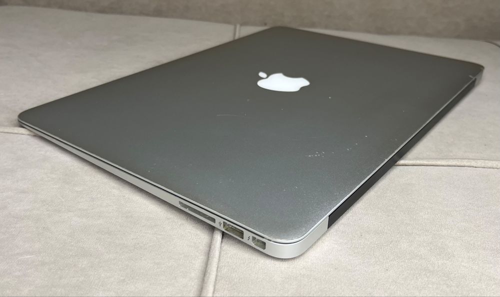 Продается Ноутбук Macbook air 13
