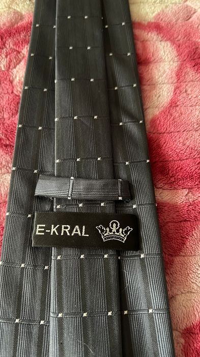 Продаю галстук фирма E-KRAL