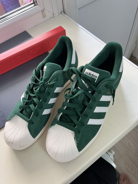 Продается кроссовки адидас