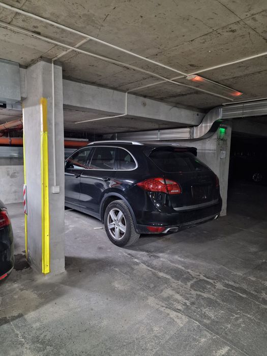 Собственик продава паркомясто на Цар Освободител 88