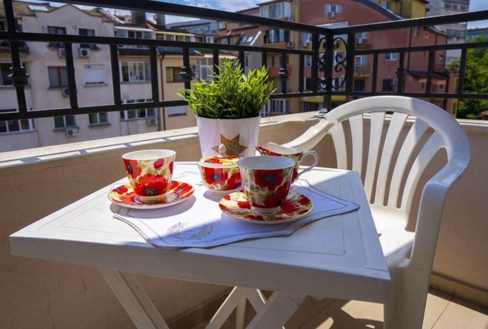 Дава се под наем Едностаен апартамент в Бургас, Лазур - 27 кв.м за 306 € - Снимка #6