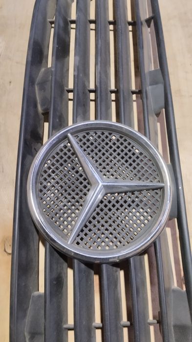 Решетка радиатора Mercedes benz MB100 w661