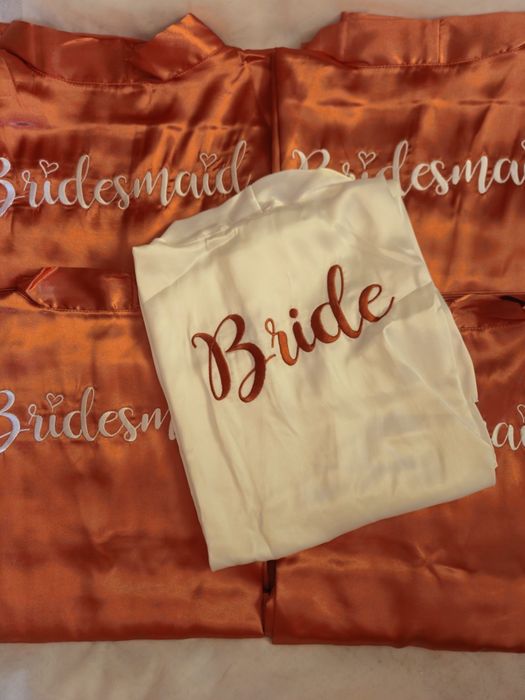 Халат за моминско парти с бродерия