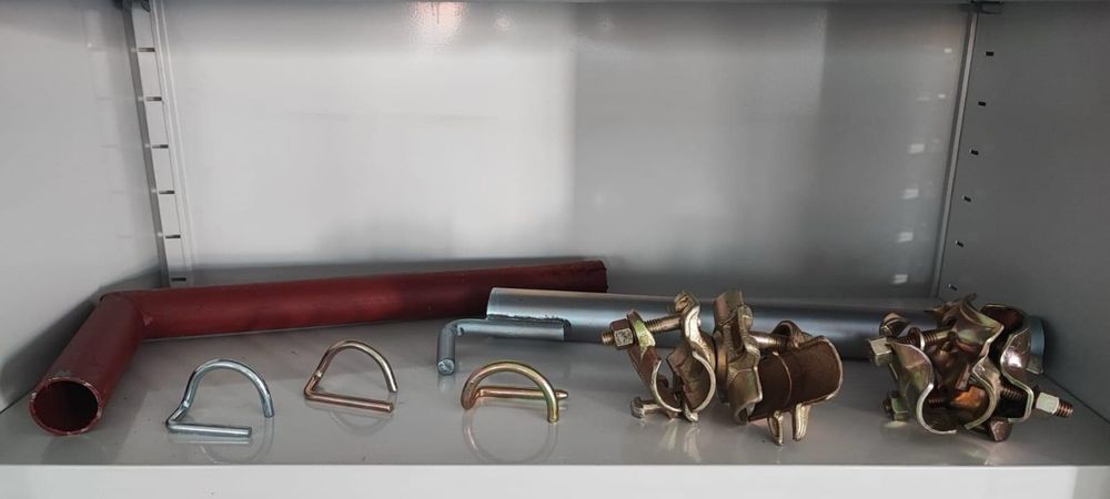 Talpa , picior reglabil schela, accesorii  pentru schele metalice