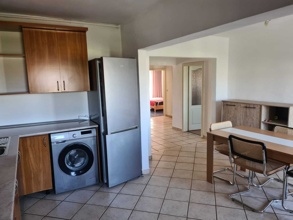 Inchiriez apartament 3 camere zona Apolo
