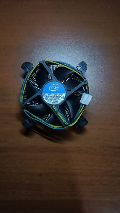 Части за компютър заедно или отделно от 10 евро.