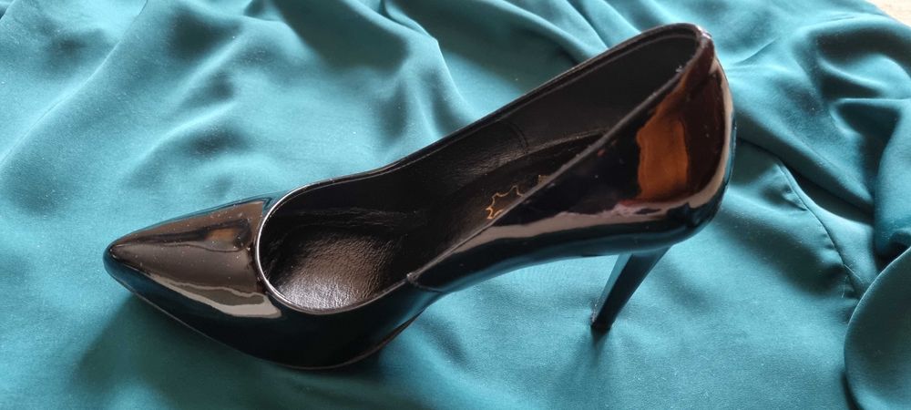 Stiletto piele lacuita