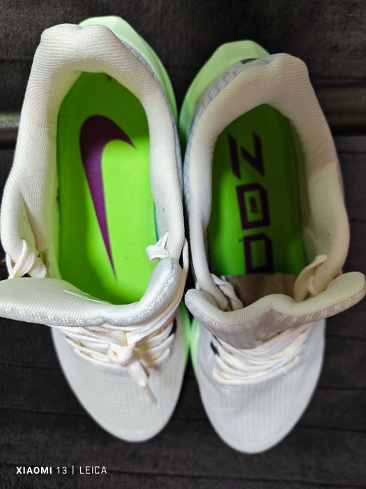 Продам кроссовки Nike