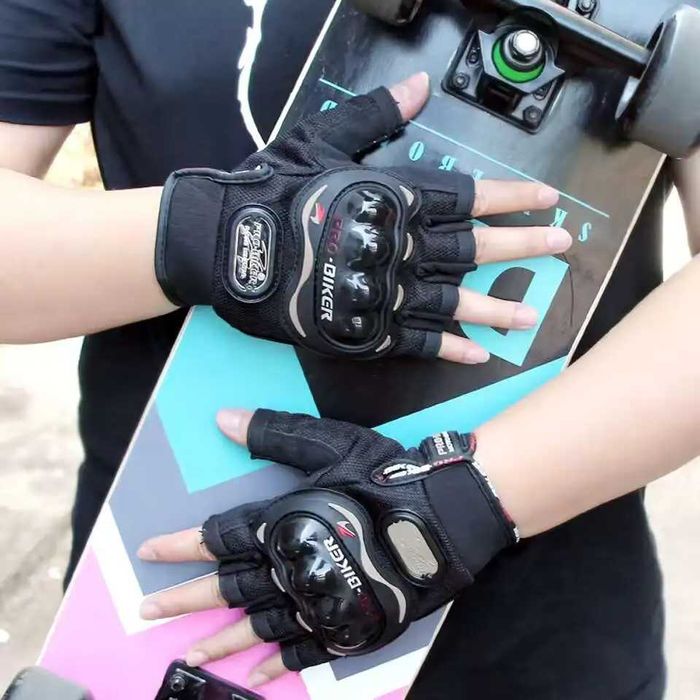 Ръкавици без пръсти